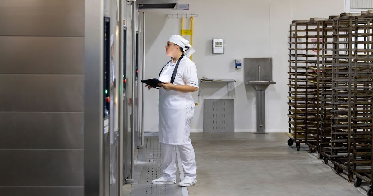 Sensing-as-a-Service frontline user at work in industrial kitchen